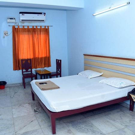 Hotel Aditya Pondicherry Ngoại thất bức ảnh