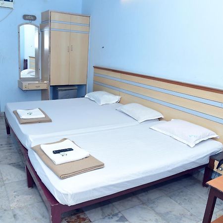 Hotel Aditya Pondicherry Ngoại thất bức ảnh