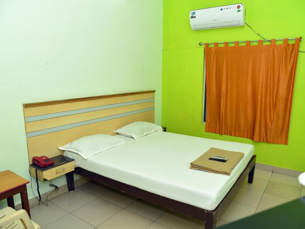 Hotel Aditya Pondicherry Ngoại thất bức ảnh