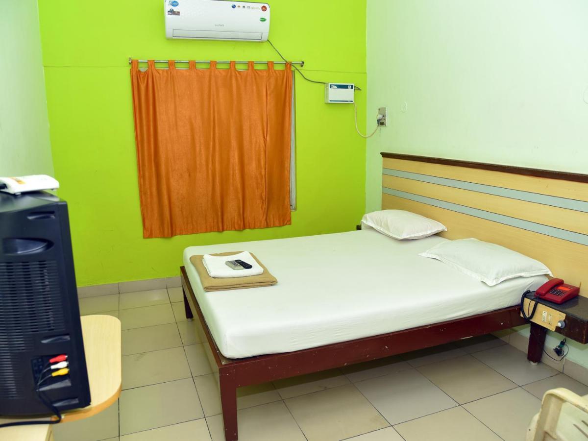 Hotel Aditya Pondicherry Ngoại thất bức ảnh