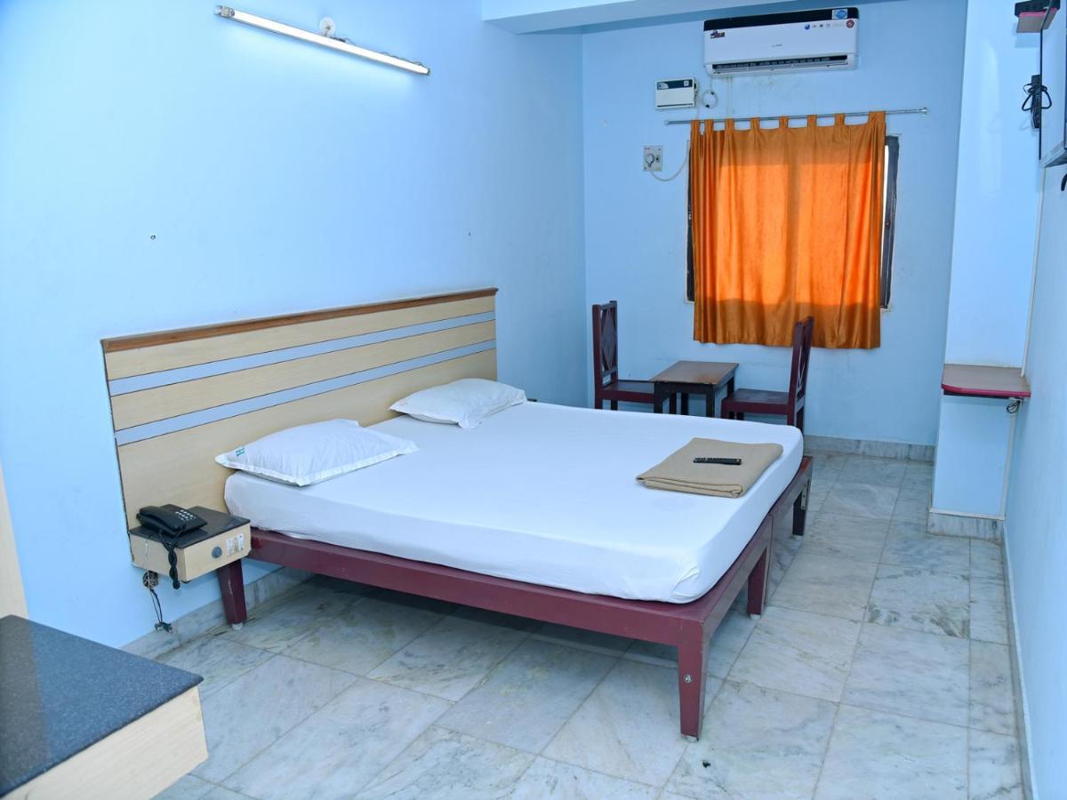 Hotel Aditya Pondicherry Ngoại thất bức ảnh