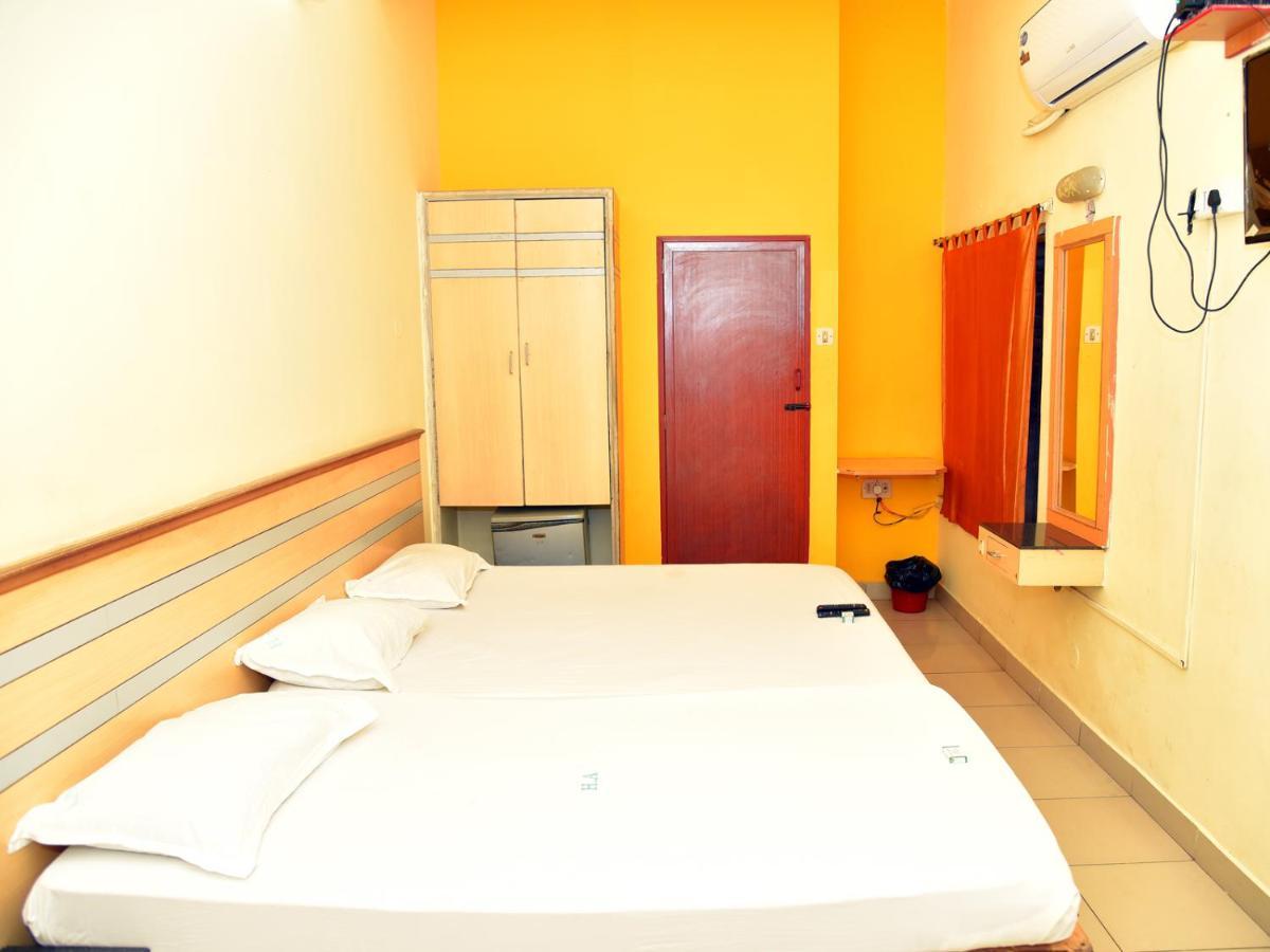 Hotel Aditya Pondicherry Ngoại thất bức ảnh