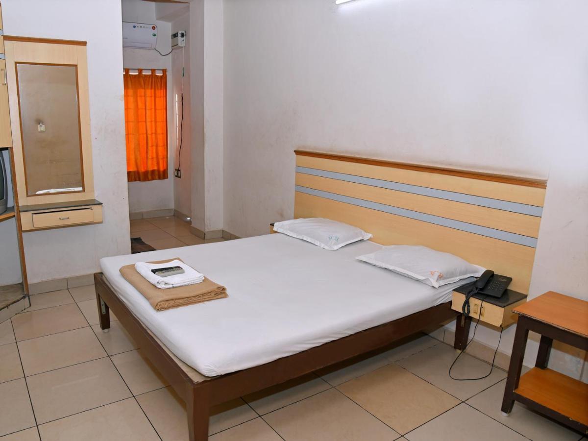 Hotel Aditya Pondicherry Ngoại thất bức ảnh