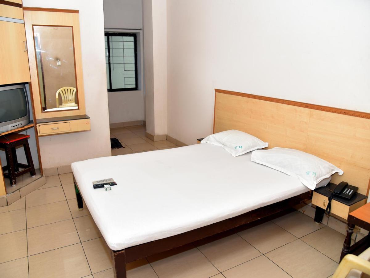 Hotel Aditya Pondicherry Ngoại thất bức ảnh