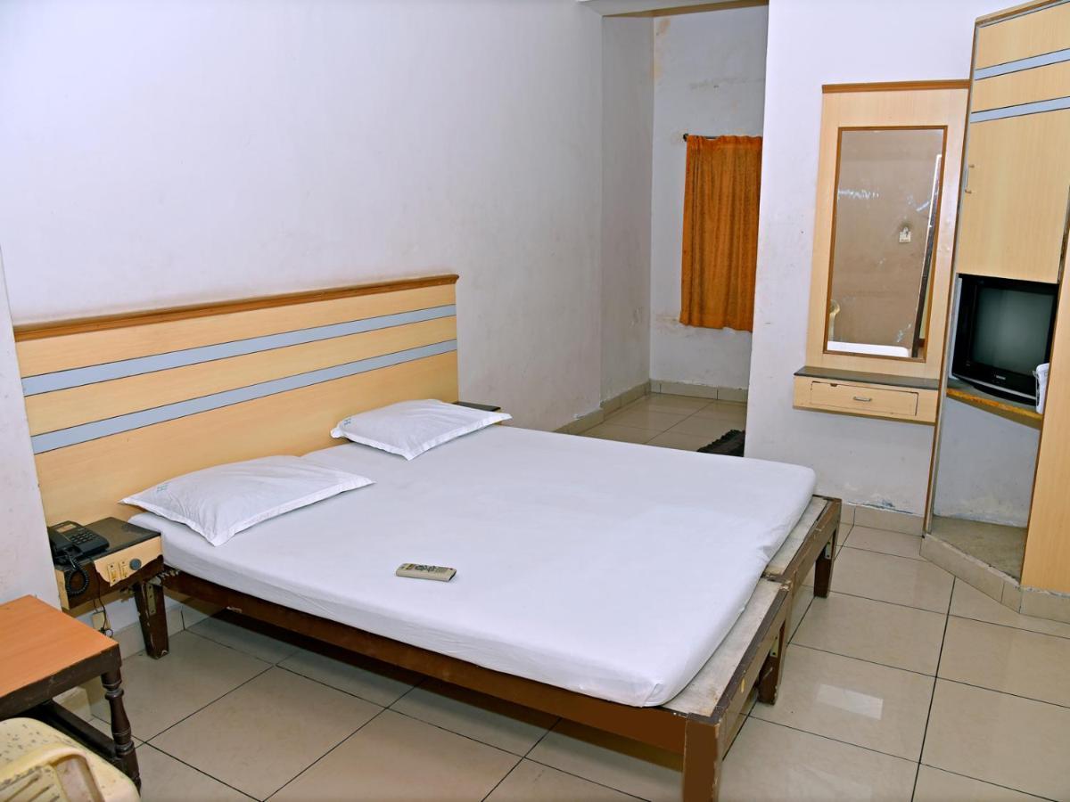 Hotel Aditya Pondicherry Ngoại thất bức ảnh