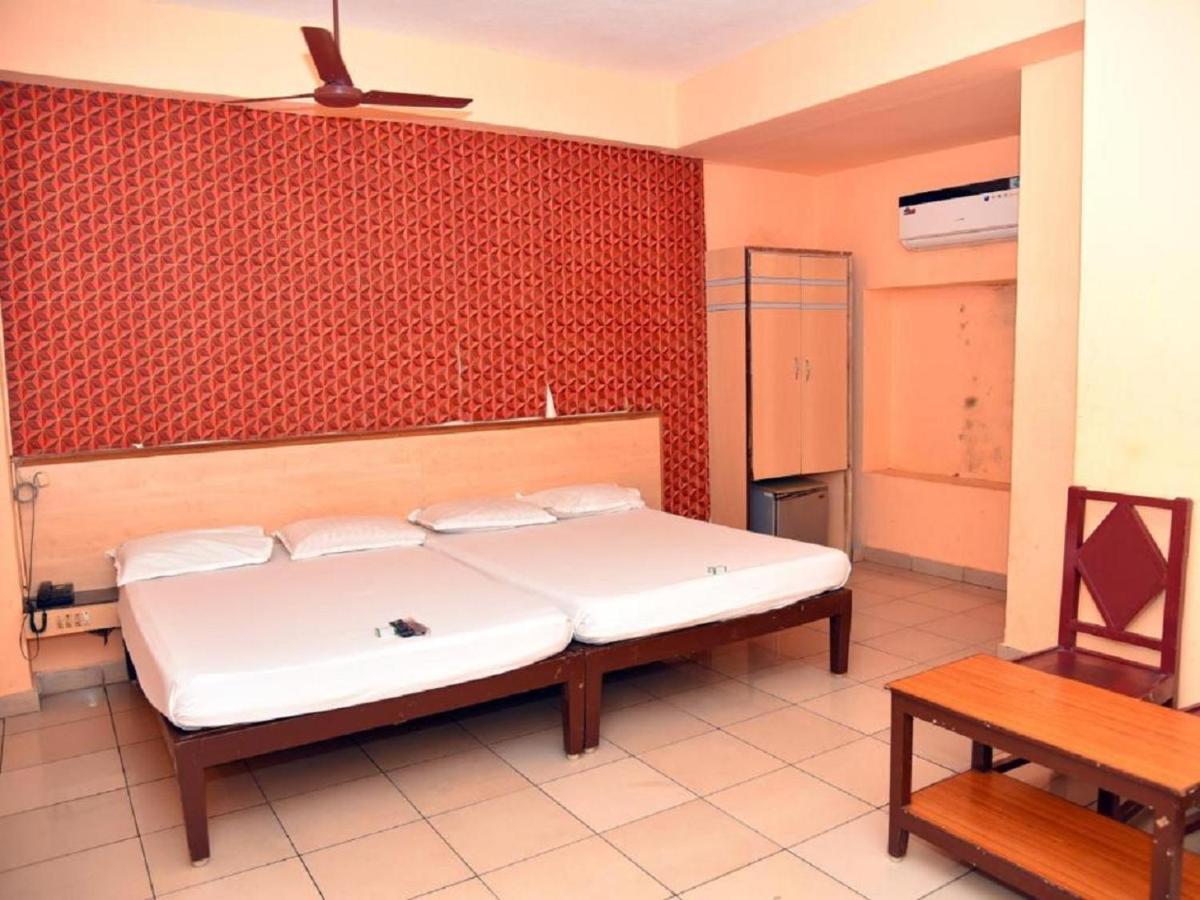 Hotel Aditya Pondicherry Ngoại thất bức ảnh